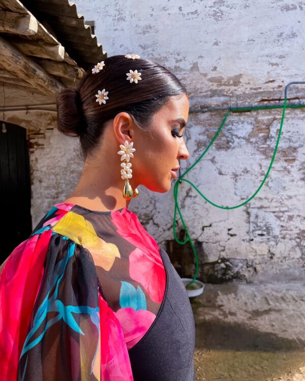 Pendientes largos flor y perlas - Imagen 2